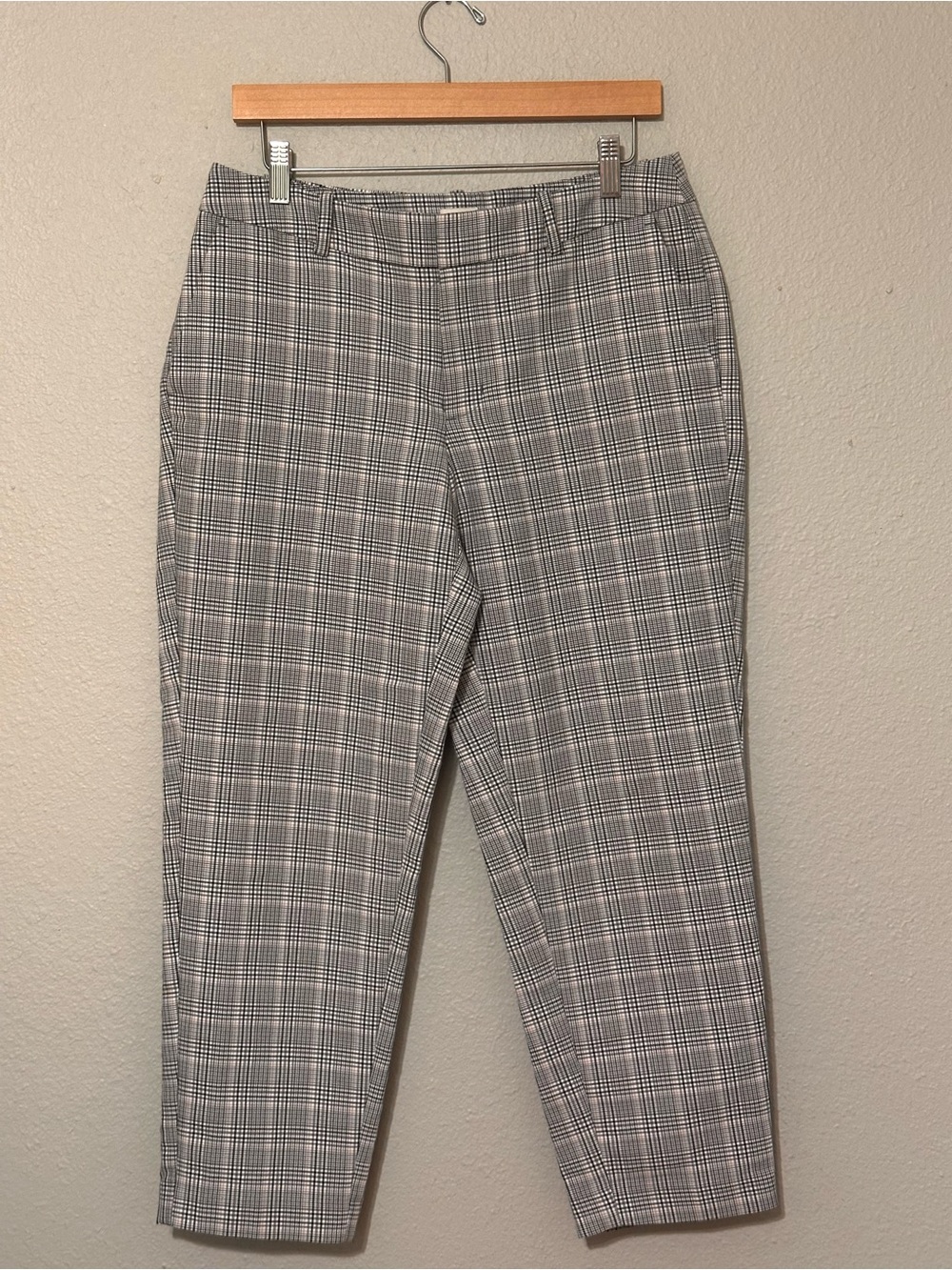 a new day Butter Soft Gray & Pink Plaid Ankle Stretchy Women’s Ankle Pants Sz 12